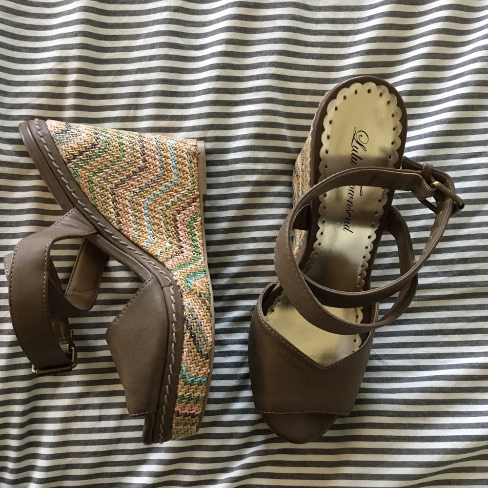 Cute grey/tan wedge sandals!